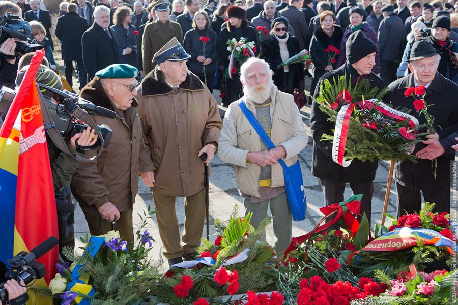 Наш герой и «не их герой»: как прошла церемония памяти Черняховского в Польше
