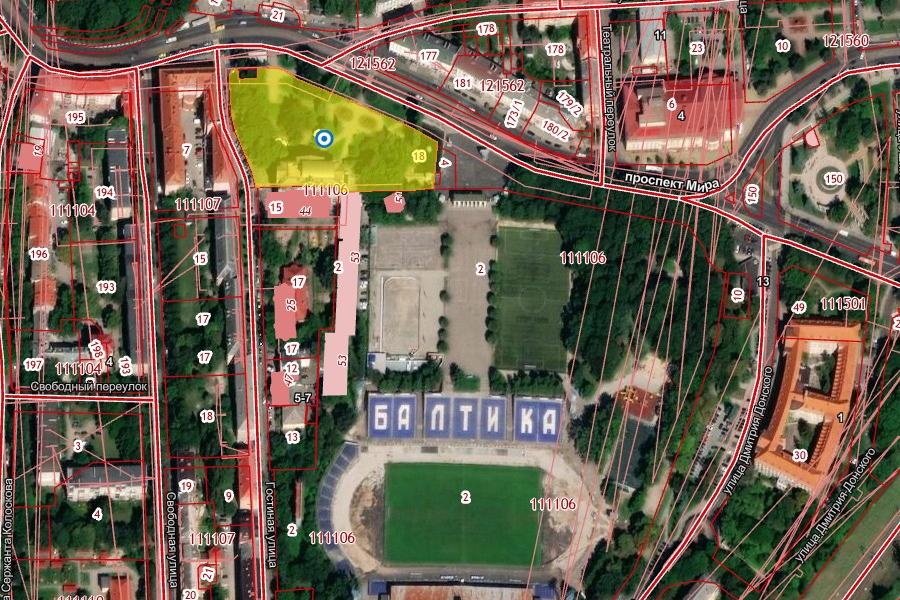 Облвласти хотят вывести сквер с фонтаном перед Балтикой из числа зеленых зон