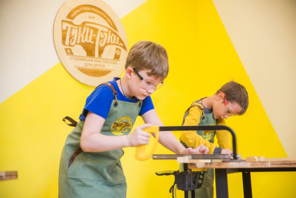 Столярная мастерская «Туки-Туки»: мужчиной становятся с детства