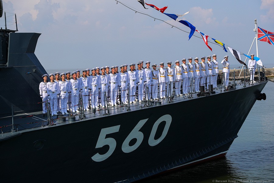 Танцевали и стреляли: как отметили День ВМФ в Балтийске (фото)