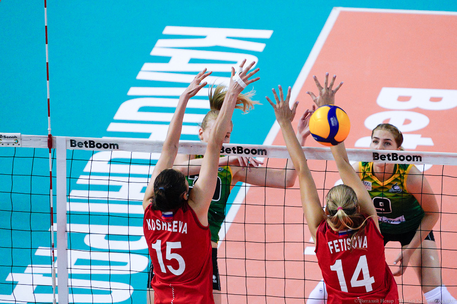 Сборная и 3 сильнейших клуба: волейбольный турнир на Кубок губернатора в «Янтарном»