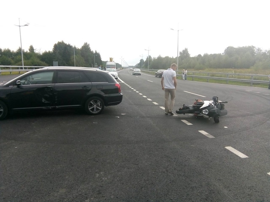 УМВД: устроивший ДТП под Храброво водитель не является «силовиком»