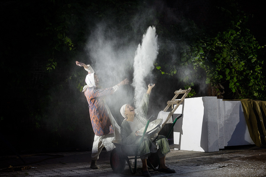 Спектакль Калининградского областного драматического театра «Материнское поле» (режиссёр Наталья Ковалёва). Фото: Виталий Невар / Новый Калининград