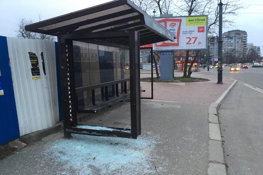 В Калининграде повредили очередную новую остановку к ЧМ-2018 (фото) 
