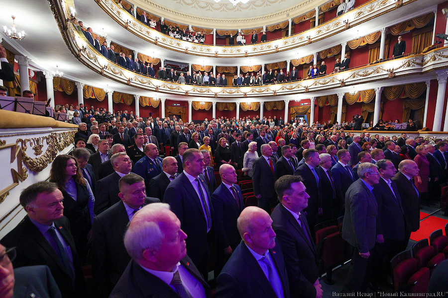 Оркестр, хор и караул: Антон Алиханов снова стал губернатором (фото)