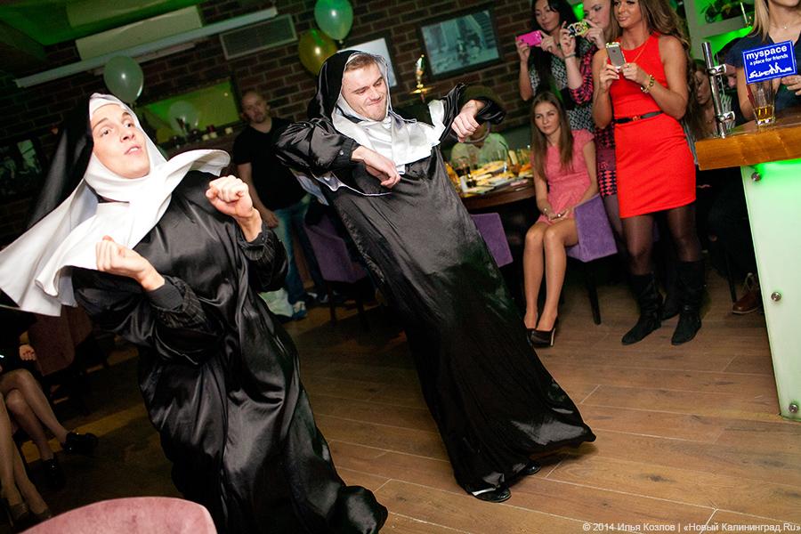 Только для девушек: белорусские стриптизёры «раскачали» «Stereo Cafe»