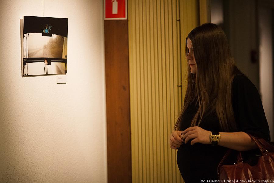 «Точка „0“»: фотохудожники Калининграда о выставке «Белый» в Немецко-русском доме