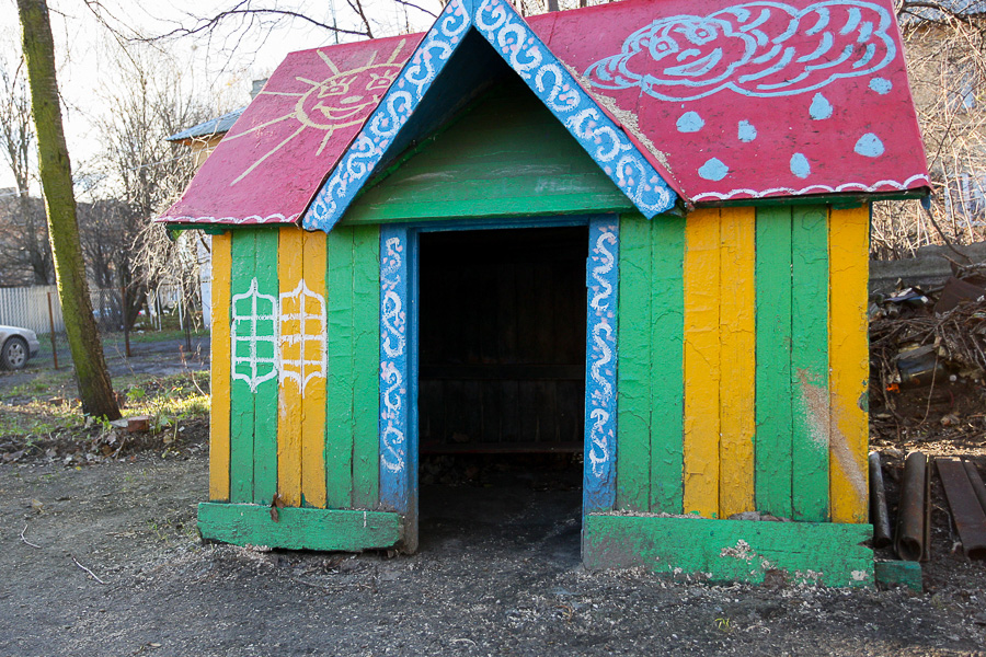 Прокуратура: в Советске ребенок получил травмы на игровой площадке во дворе дома