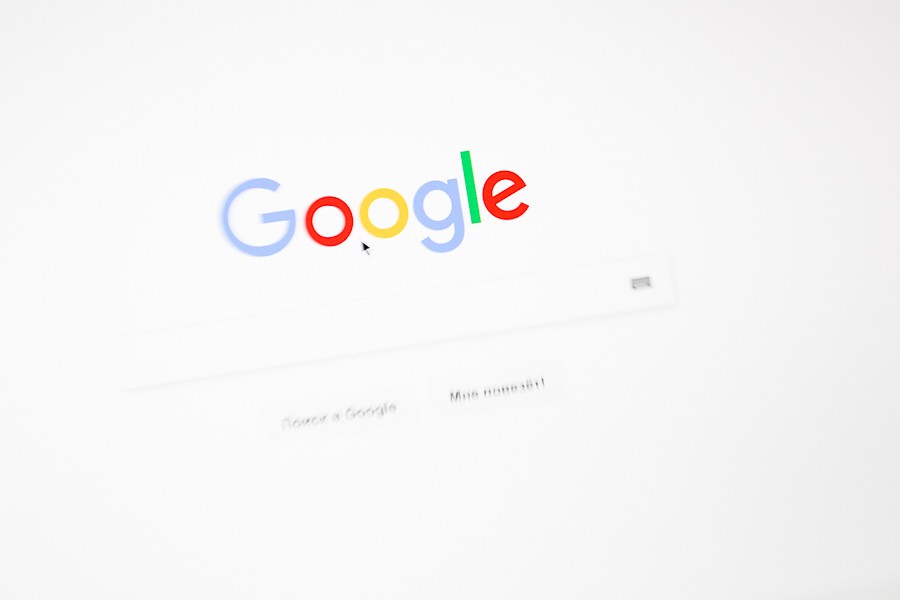 Роскомнадзор потребовал от Google пресечь «рекламу» незаконных акций протеста на Youtube