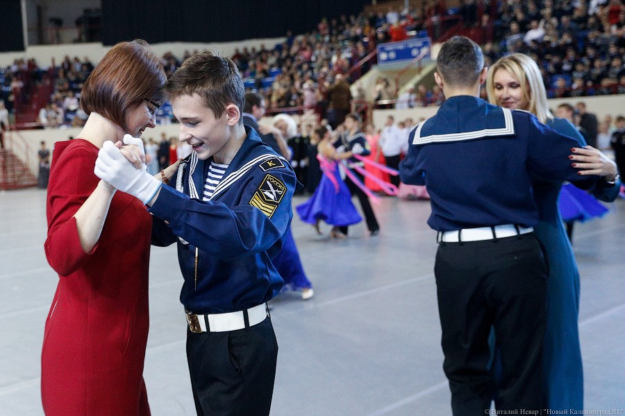 Танцы с министрами: чем запомнился кадетский бал в Калининграде