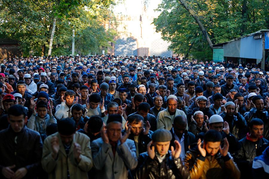 Намоленное место: намаз в праздник Курбан-байрам в Калининграде (фото)