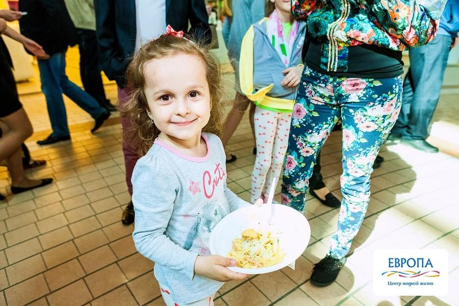 Кухня будущего: кулинарное шоу от «Olivie» на дне рождения ТЦ «Европа»