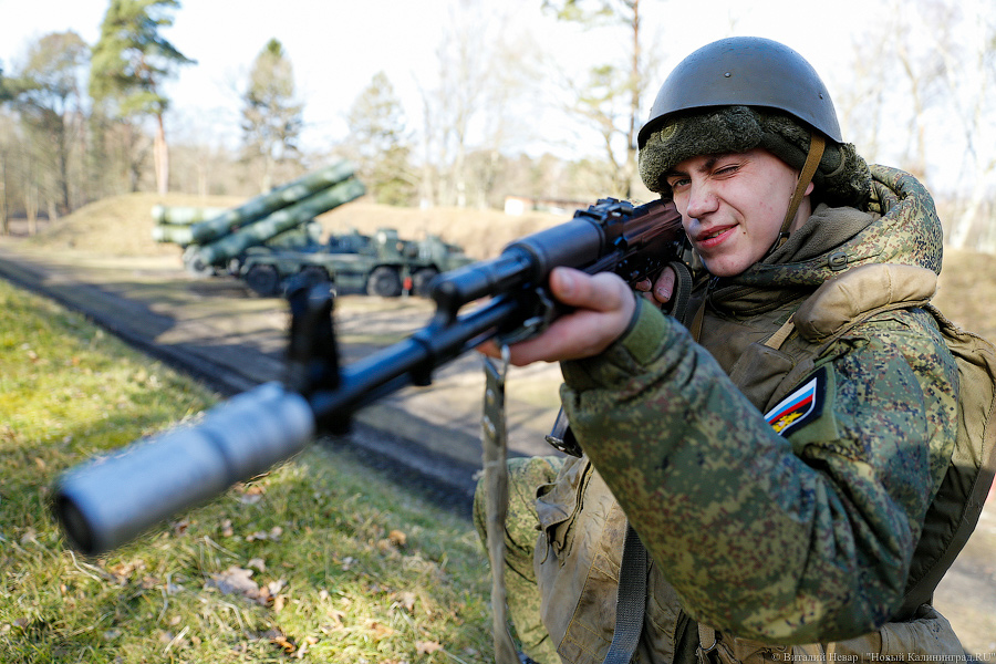 На страже: С-400 отразил атаку вероятного противника