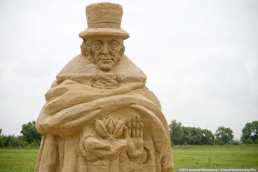 Песочная Гофманиана: под Гурьевском проходит второй фестиваль песчаных скульптур