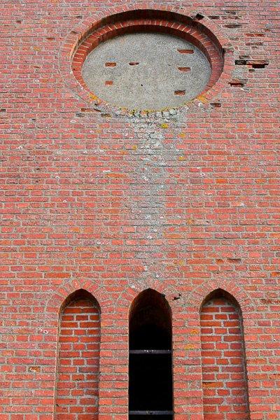 В списках не значится: в полузабытом поселке обрушается «несуществующая» кирха