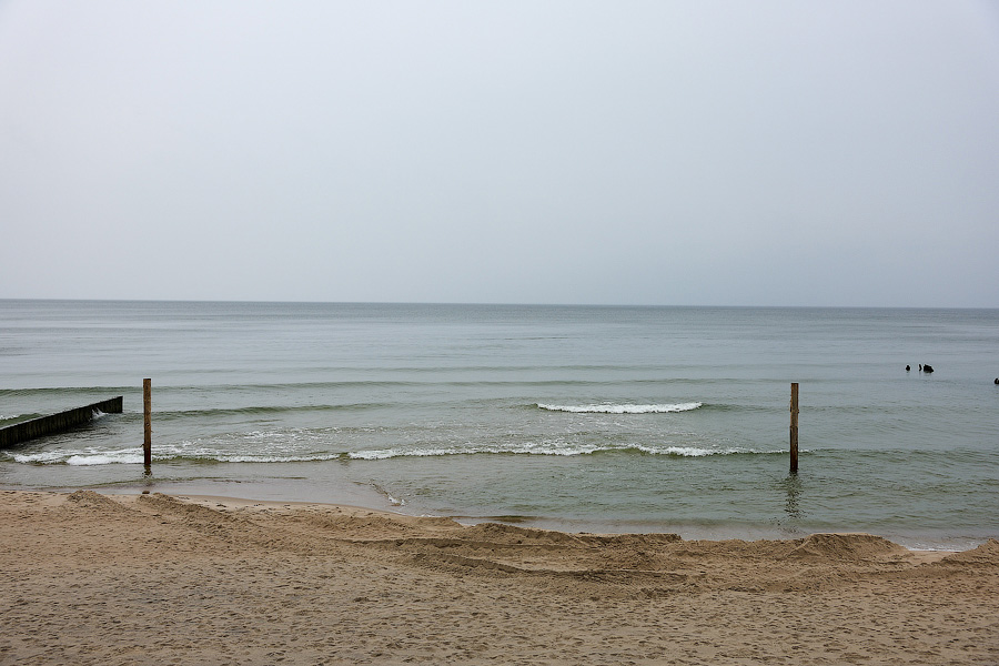 Вода, сваи, буны: что происходит в Светлогорске, где реконструируют старый променад (фото)
