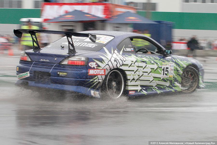 «Скользящие»: фоторепортаж с дрифт-шоу