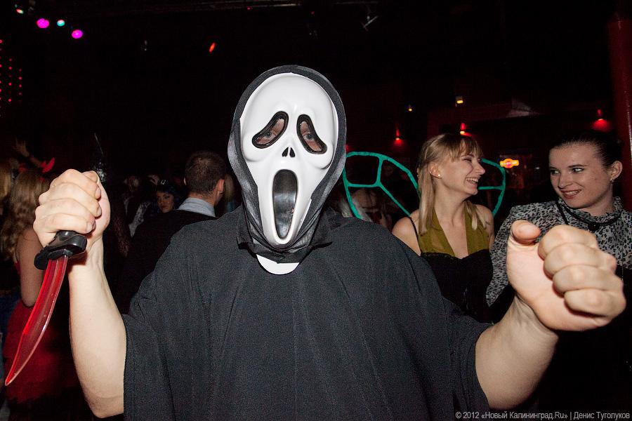 «Живее всех святых»: фоторепортаж с Хэллоуина на «Вагонке»