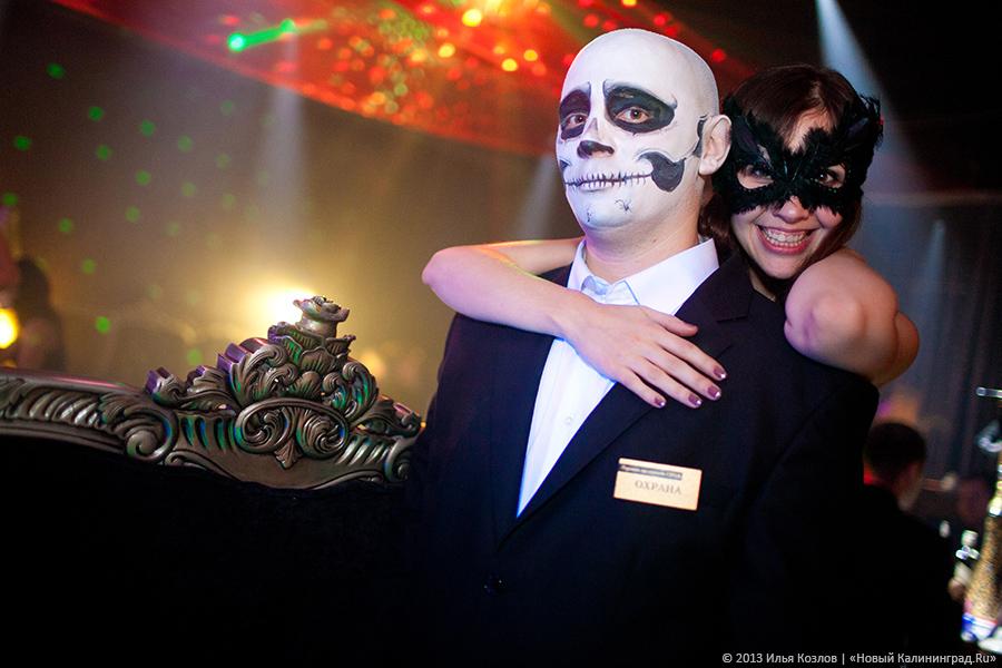 Странные танцы: в клубе «Exclusive» отметили Хеллоуин