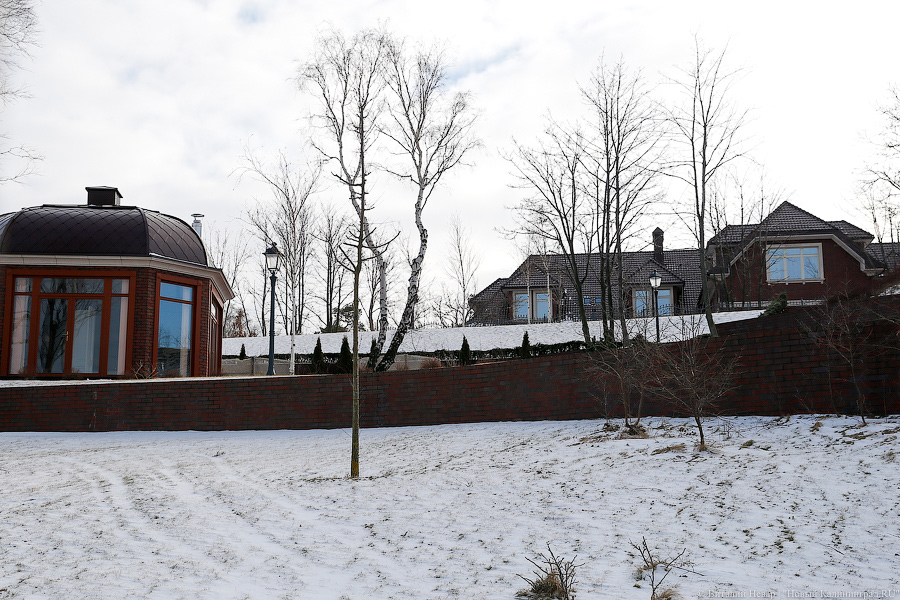 Под давлением: что происходит с берегом у резиденции президента в Пионерском