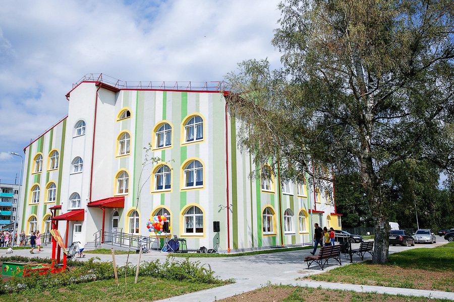 «С небольшим опозданием»: в пос. им. А. Космодемьянского открылся новый детский сад 