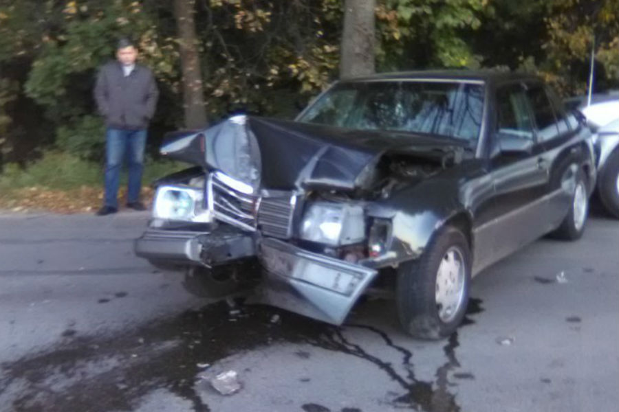В Калининграде произошло ДТП с 3 автомобилями, пострадал пассажир (фото)