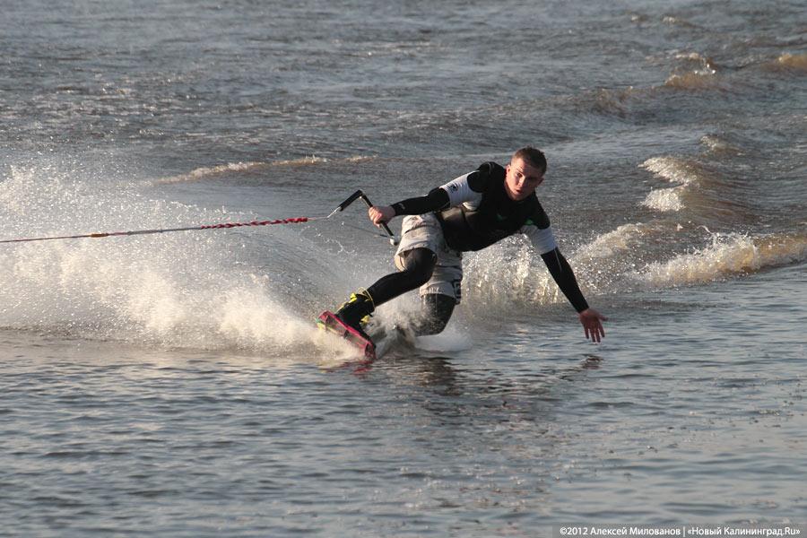 «Конец в воду»: фоторепортаж с закрытия аквабайк-сезона на Преголе