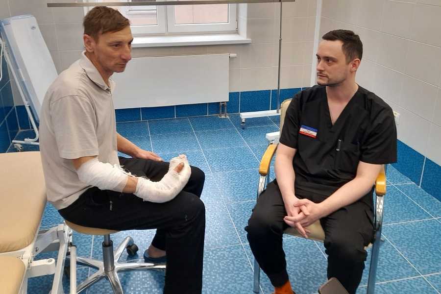 В БСМП спасли кисть руки пациенту, повредившему пальцы циркулярной пилой