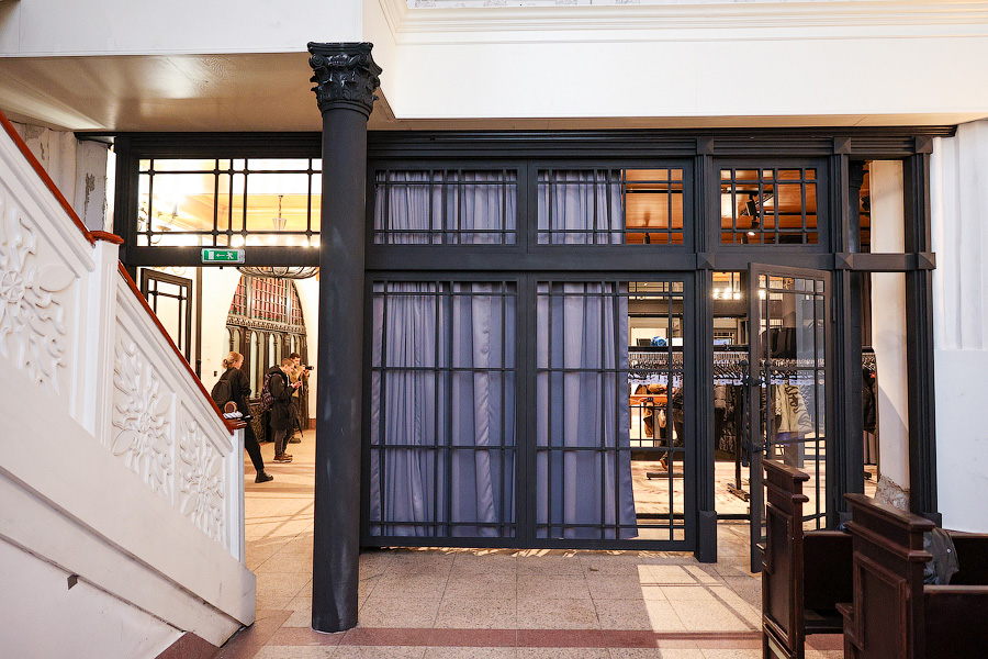 «Подправить строгость готики по ГОСТу»: в Кафедральном соборе реконструировали фойе (фото)