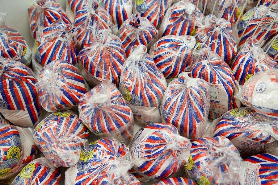 Россельхознадзор обнаружил ДНК курицы в говяжьих консервах гвардейского завода