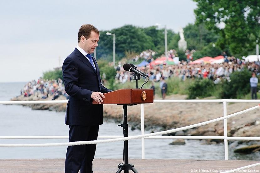 Итоги-2011: сто шагов назад