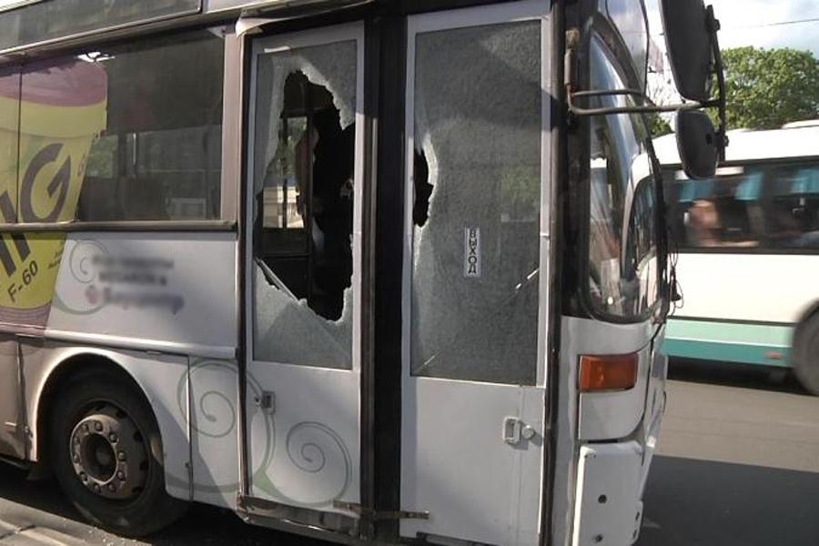 В Калининграде в автобусе дверьми зажало пенсионерку, не успевшую выйти (фото)
