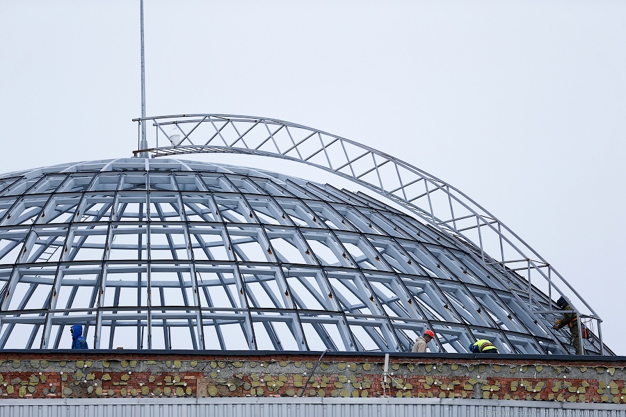 «Два часа в этом аду»: пассажиры опоздали на рейс из-за коллапса в «Храброво»