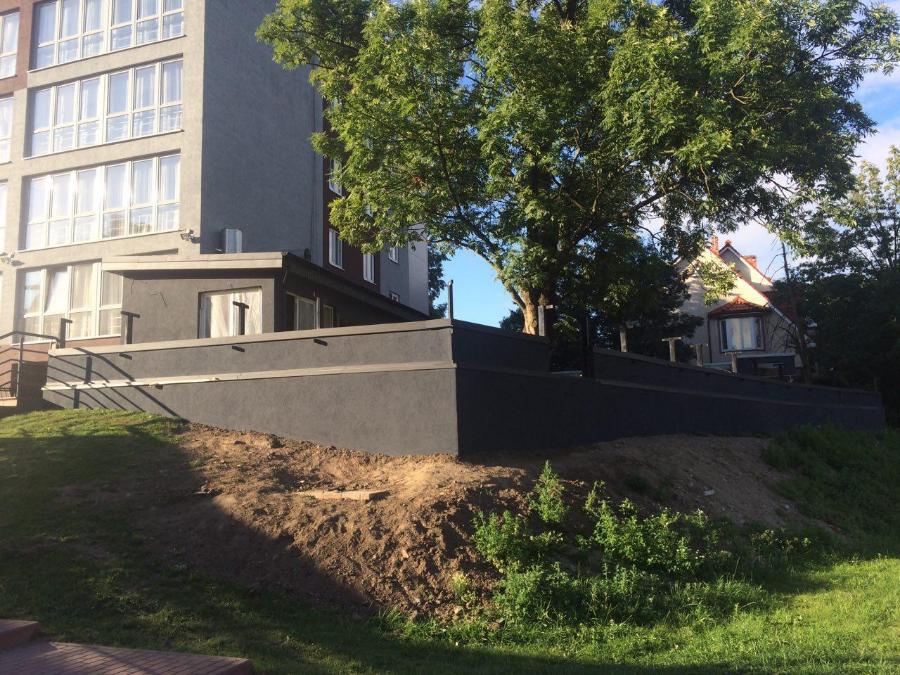 Гостиница, пристройка к которой возмутила Алиханова, принадлежит бывшему мэру