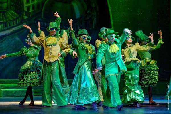 Драмтеатр зажигает огни!