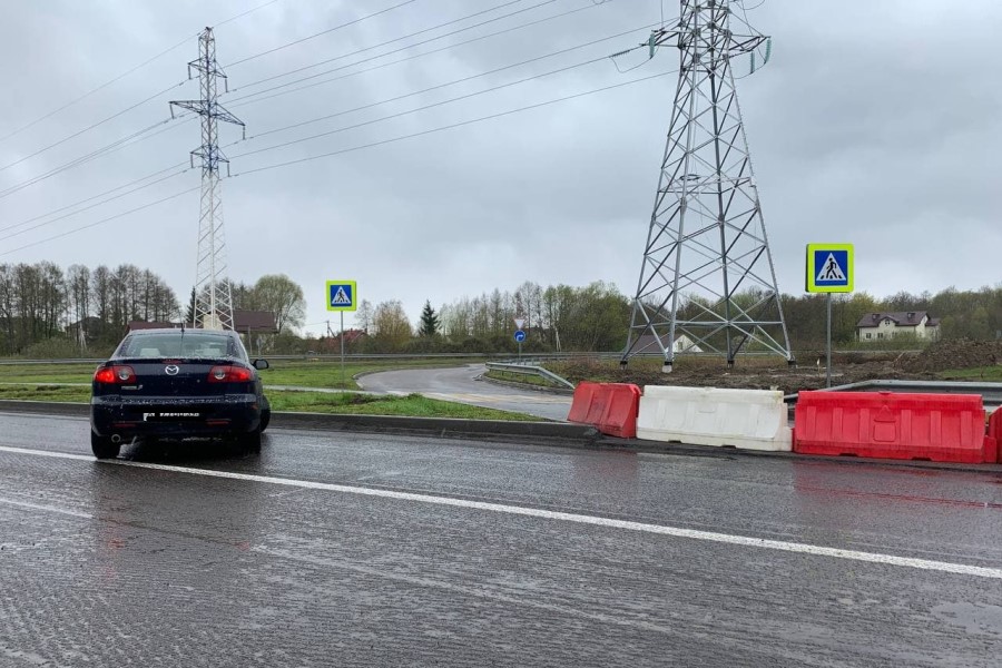 Очевидец: дорожники перекрыли заезды с ул. Горького на Окружную, никаких знаков нет