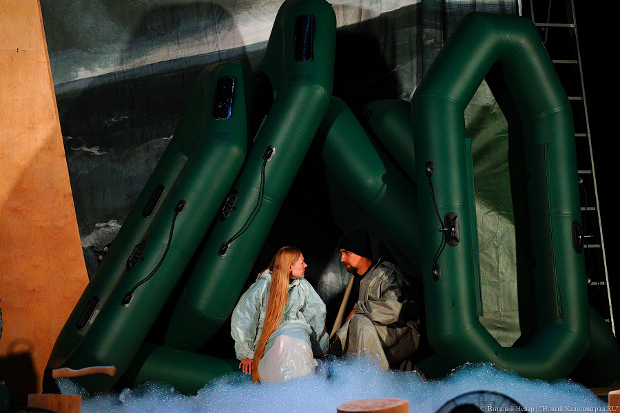 Сентябрьская «Гроза»: калининградский Драмтеатр сыграл спектакль на Верхнем озере