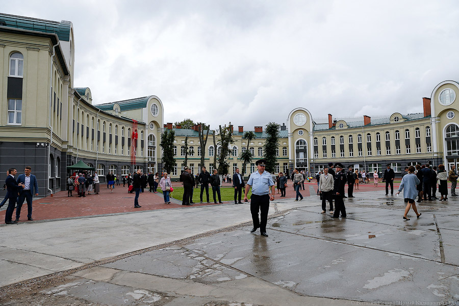Патриарх и дети: в Калининграде освятили новый корпус православной гимназии 