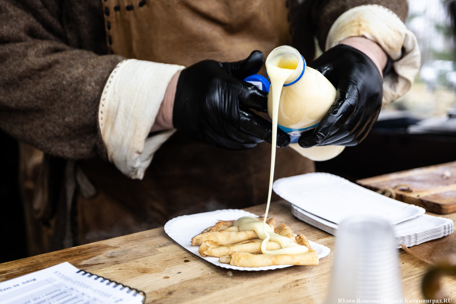 Блины, пляски и огонь: как отпраздновали Масленицу в поселении викингов «Кауп»