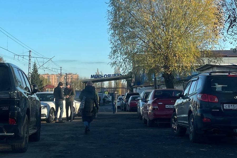 «Запись на следующую пятницу»: в Калининграде собрались большие очереди на шиномонтаж