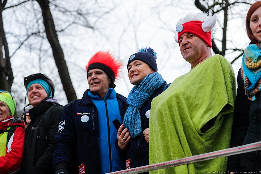 Холодный мир: на Шенфлизе прошли купания польских и калининградских моржей (фото)