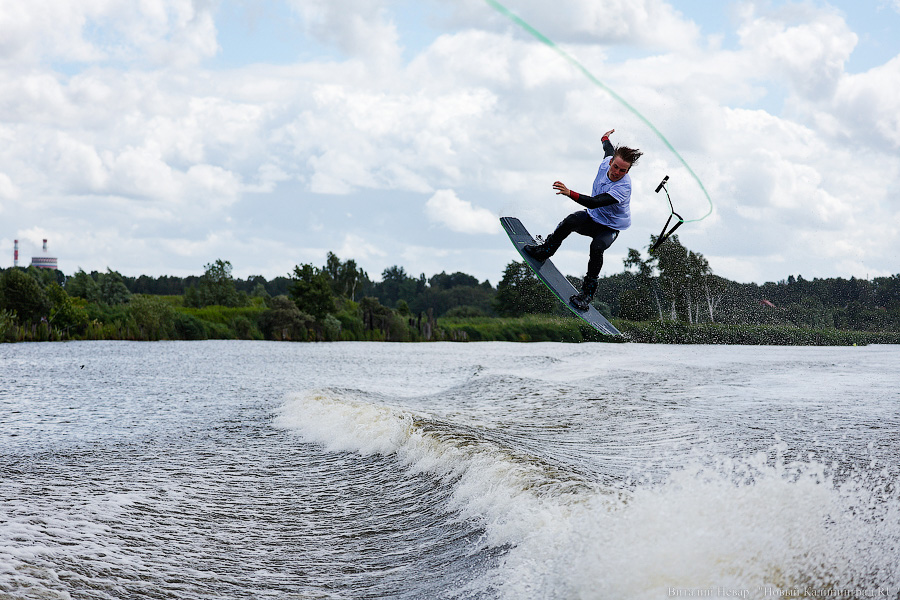 Фронтролл на Преголе: в Калининграде проходит первенство России по вейкбордингу (фото)