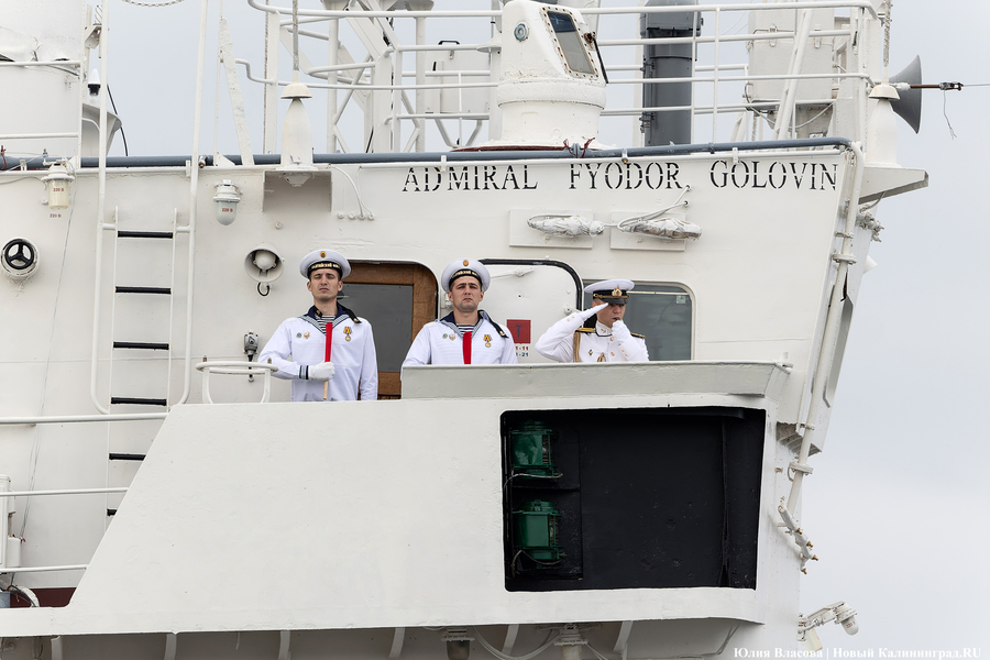 День ВМФ в Балтийске: как прошел парад кораблей Балтфлота (фото)
