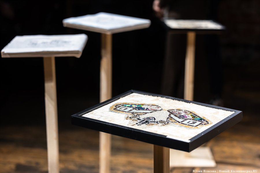 Что останется после нас: в «Воротах» открылась выставка современной мозаики