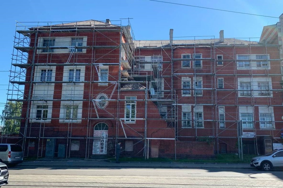 В Калининграде готовят к ремонту здание бывшего сиротского приюта на Острове (фото)