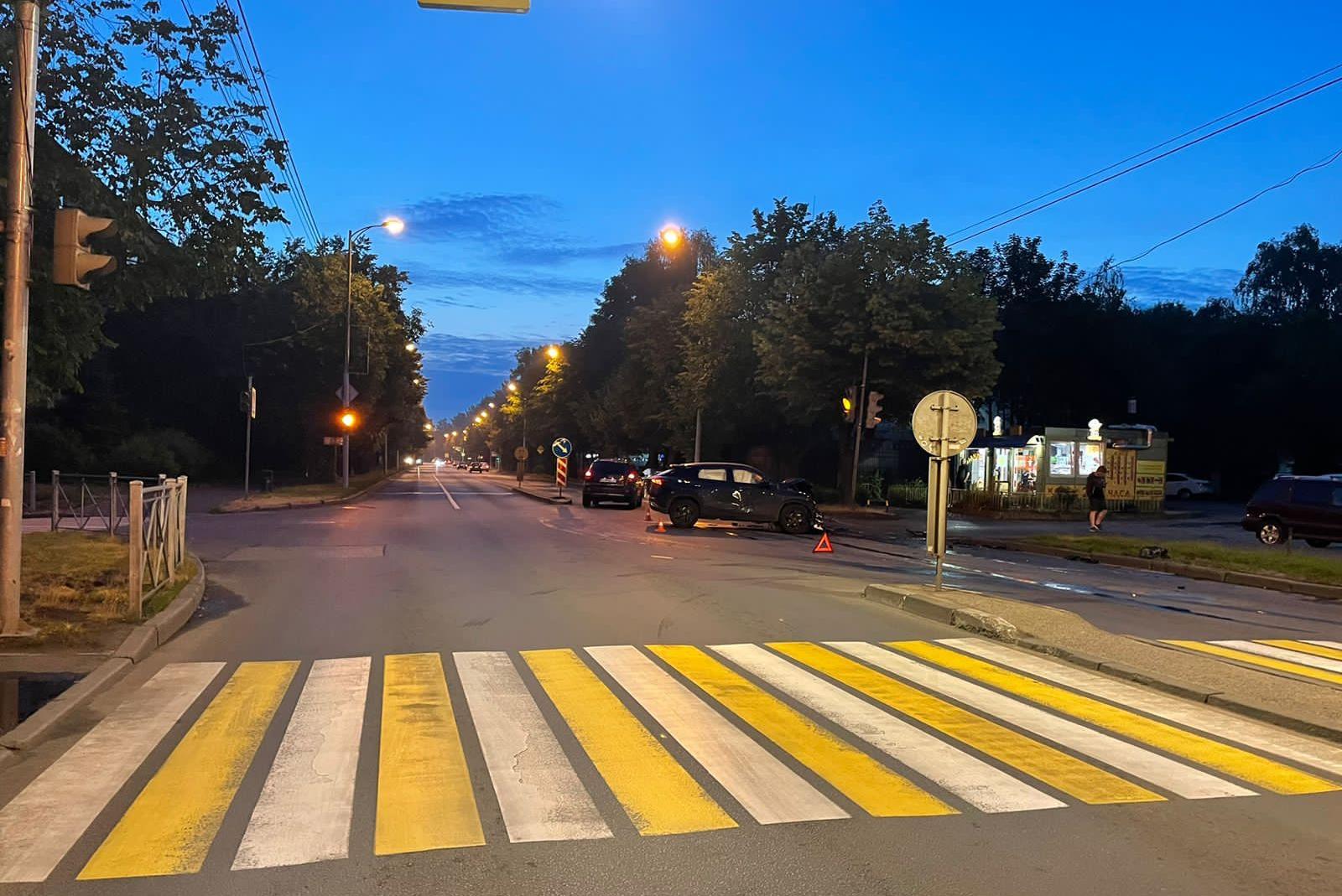 На ул. Сержантской в ДТП пострадали два подростка