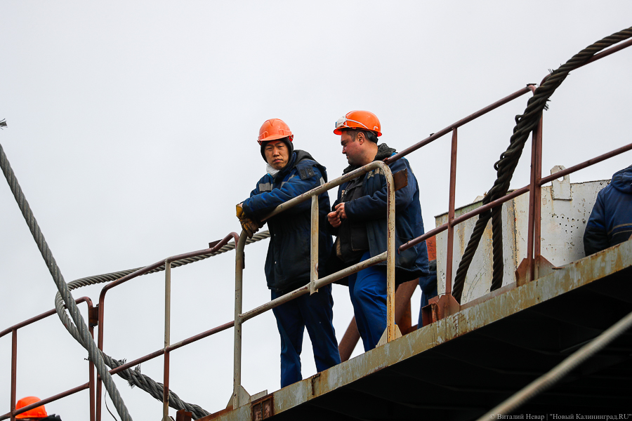 Путин поручил упростить въезд гастарбайтеров для работы на стройках