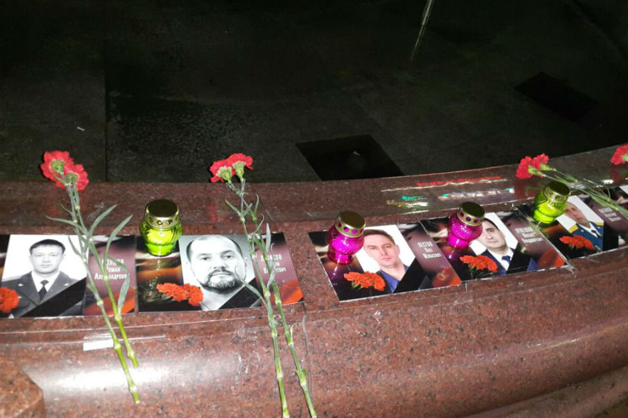 Калининградцы почтили память погибших в авиакатастрофе над Черным морем (фото)