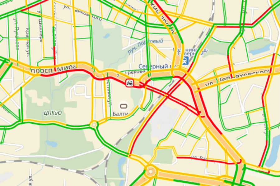 На проспекте Мира столкнулись три автомобиля, движение затруднено (видео, фото)