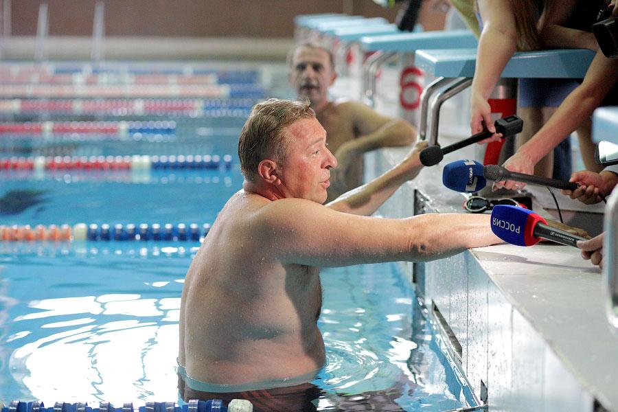 50 метров кролем: мэр Калининграда сдал одну из норм ГТО